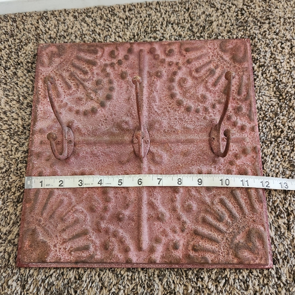 Rustic Farmhouse 3-Hook Wall Decor - Picture 4 of 4